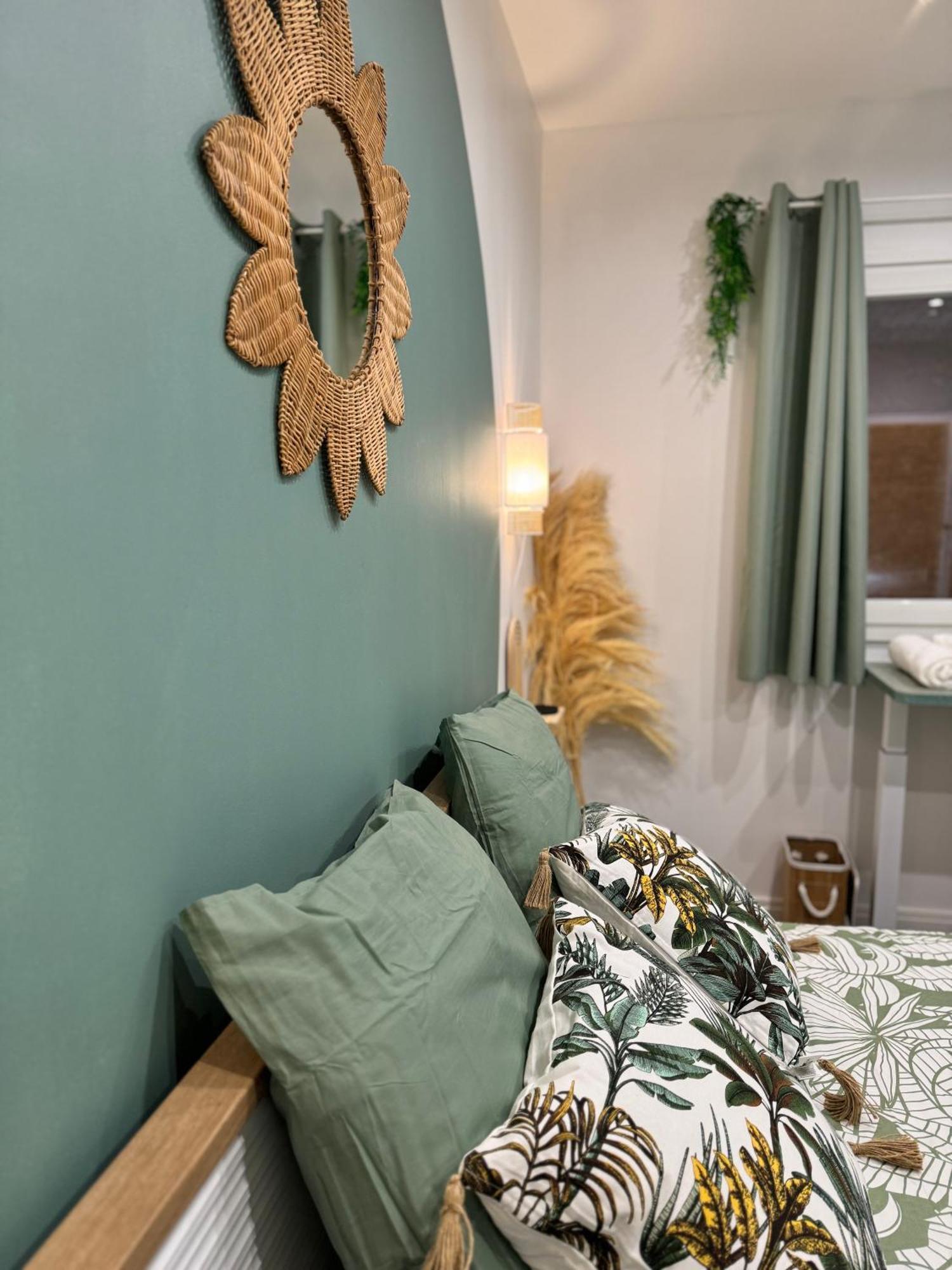 Worldroom Chambre Privee Avec Espace Commun Перпинян Стая снимка