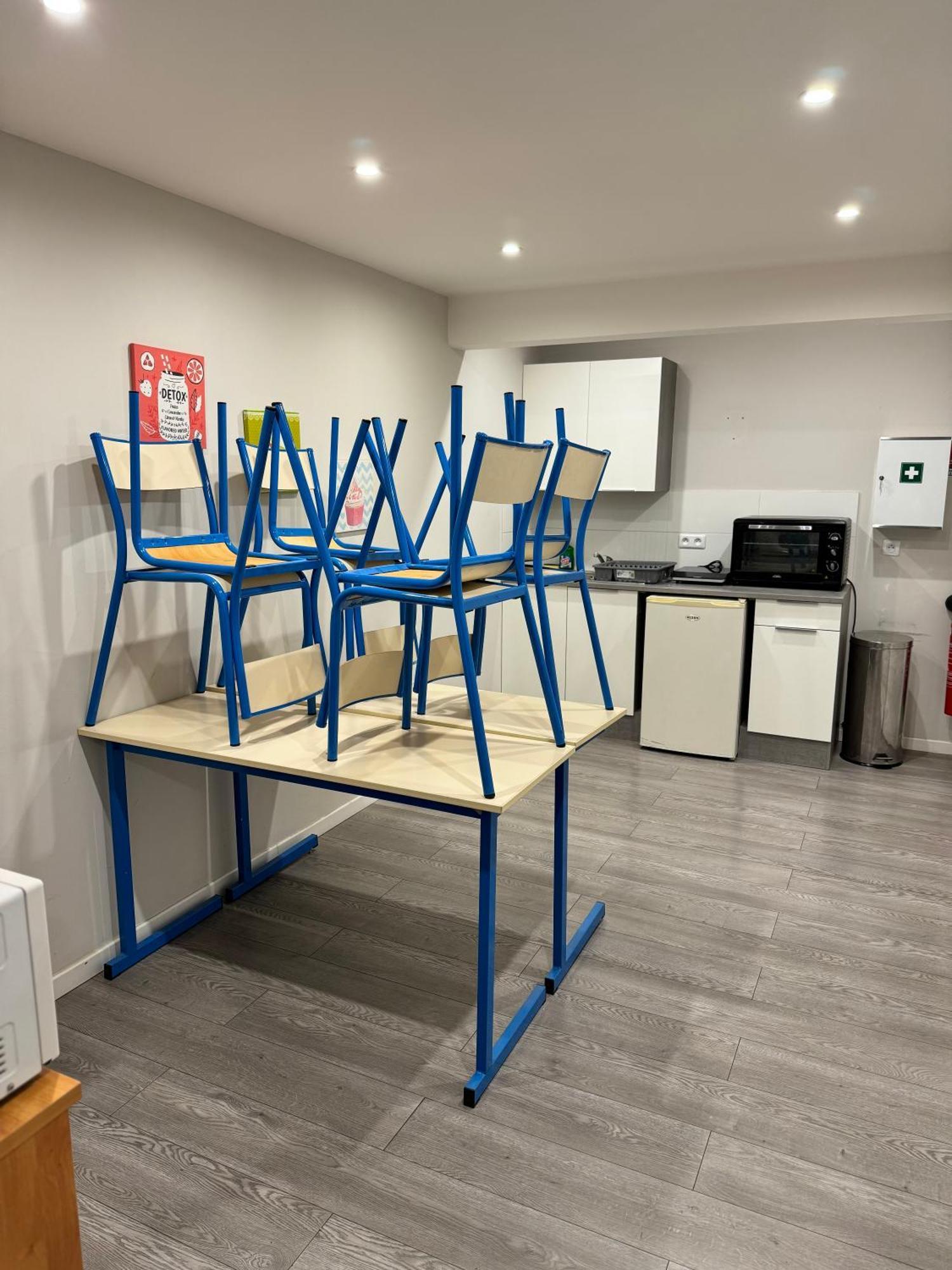 Worldroom Chambre Privee Avec Espace Commun Перпинян Стая снимка