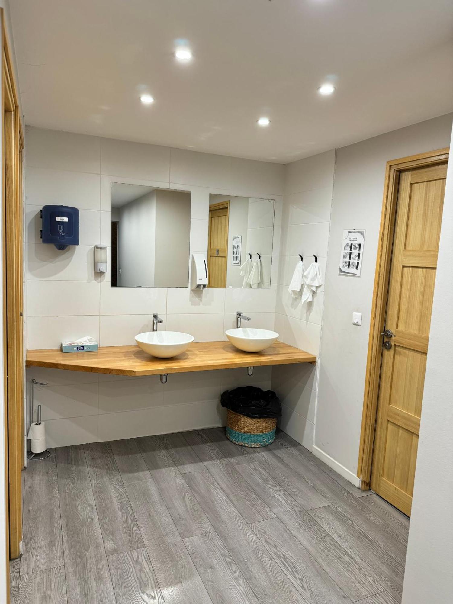 Worldroom Chambre Privee Avec Espace Commun Перпинян Стая снимка