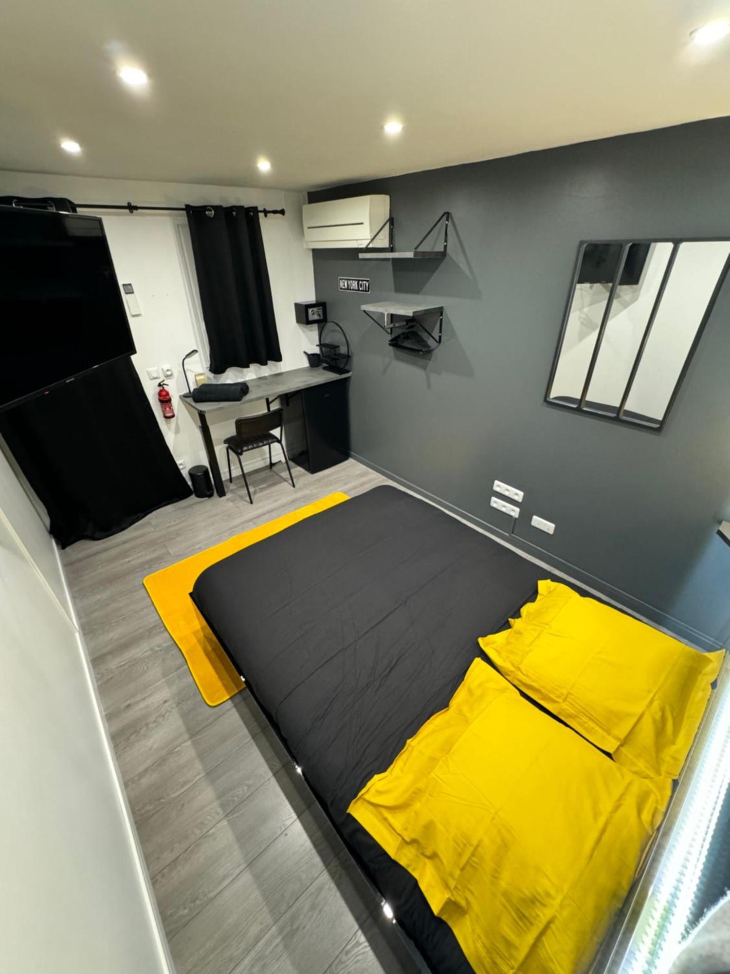 Worldroom Chambre Privee Avec Espace Commun Перпинян Екстериор снимка