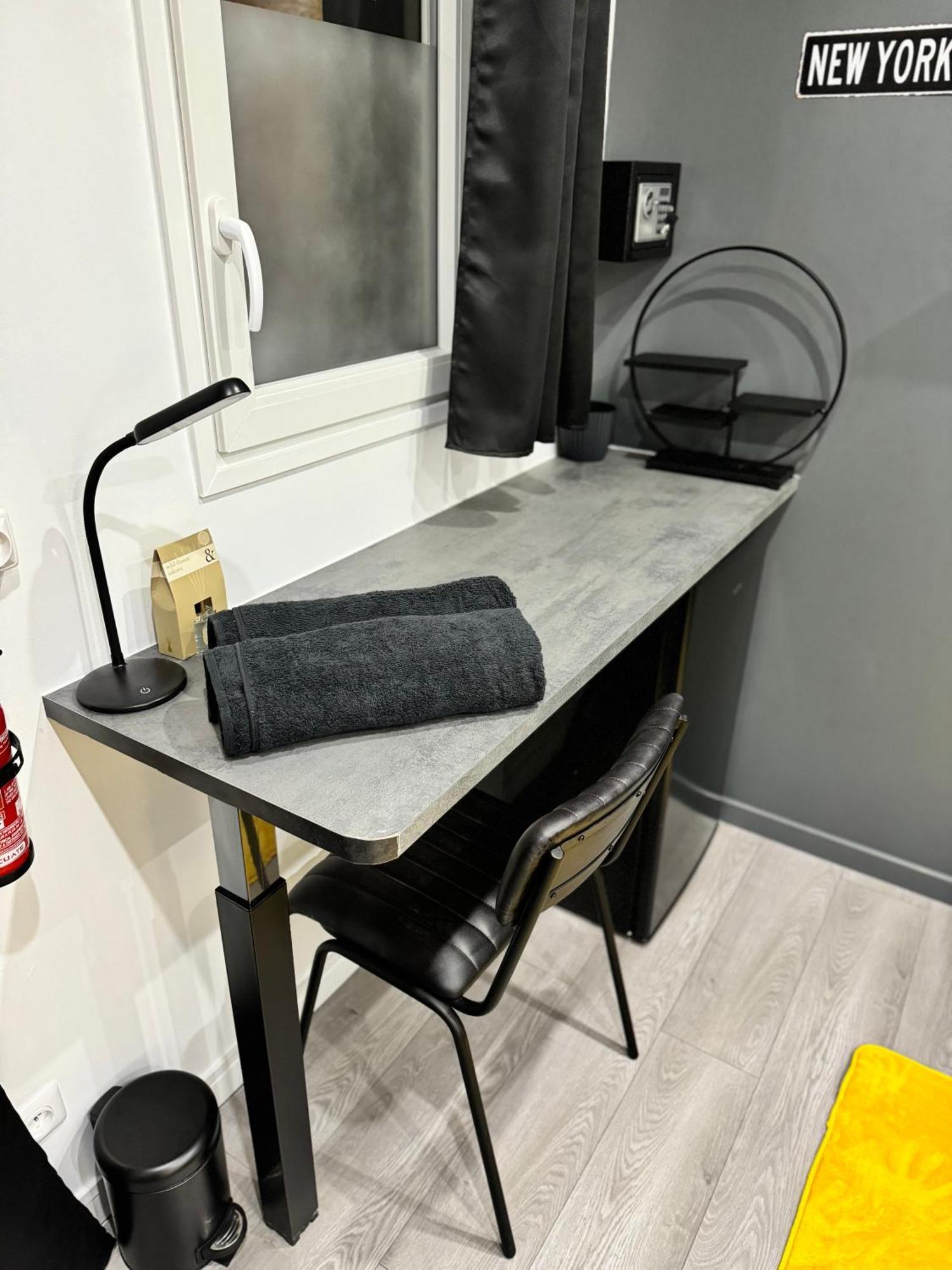 Worldroom Chambre Privee Avec Espace Commun Перпинян Екстериор снимка