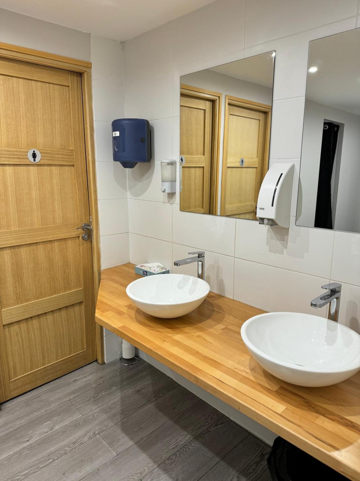 Worldroom Chambre Privee Avec Espace Commun Перпинян Екстериор снимка