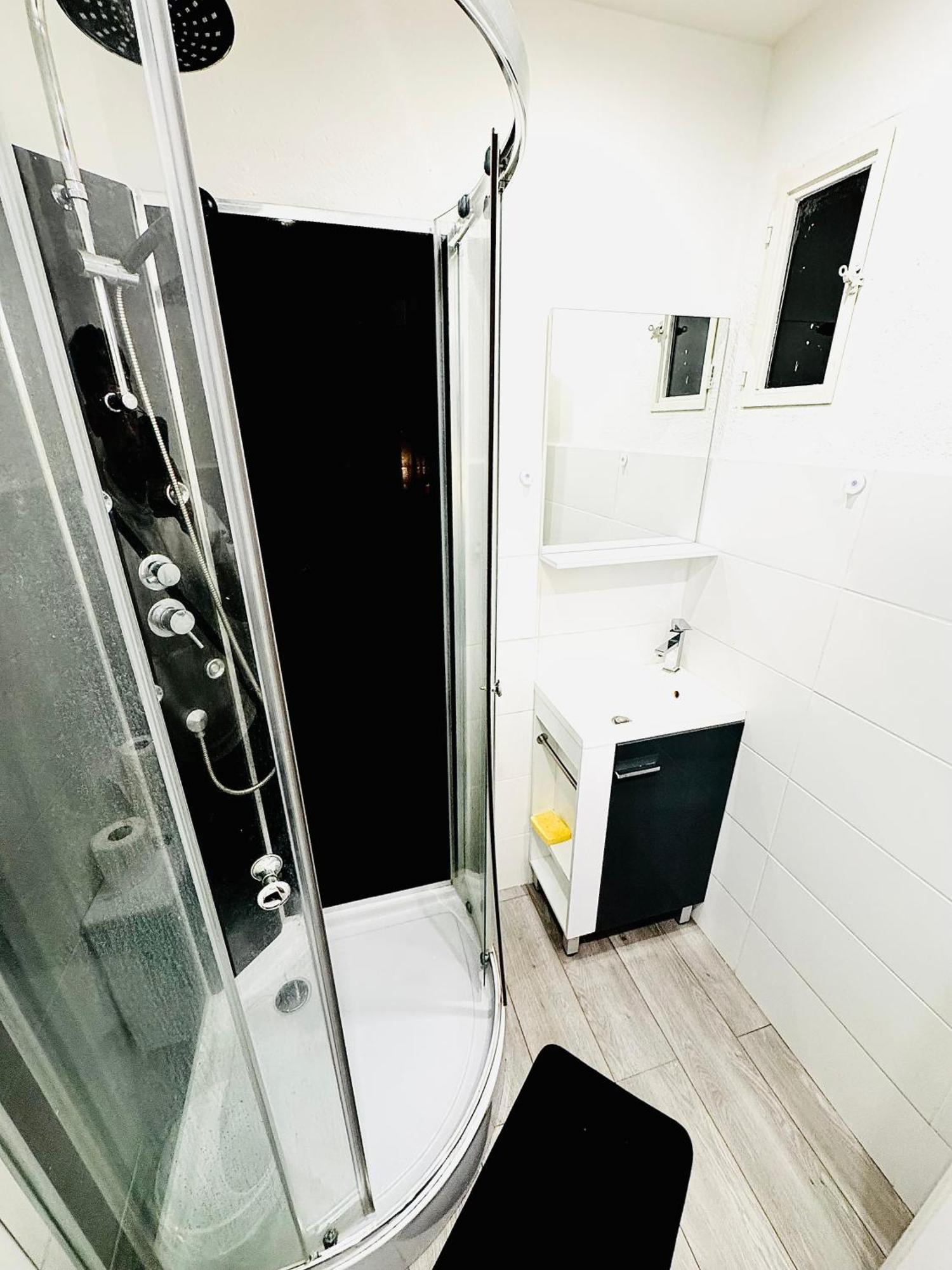 Worldroom Chambre Privee Avec Espace Commun Перпинян Екстериор снимка